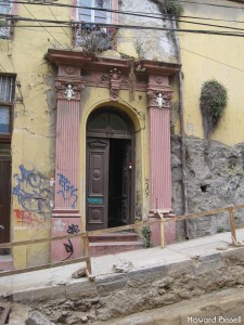 Valparaiso doorway